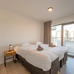 Modern 2bedroom W Balcony Near The Apartamento