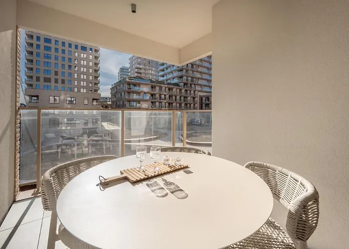 Modern 2bedroom W Balcony Near The *