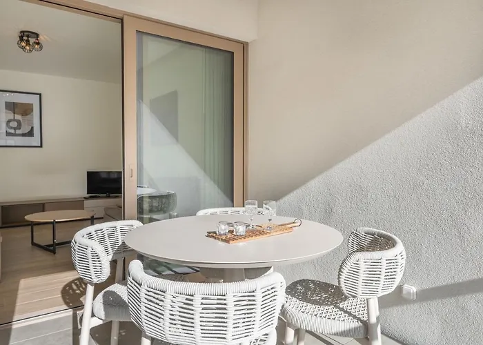 Modern 2bedroom W Balcony Near The Appartement *