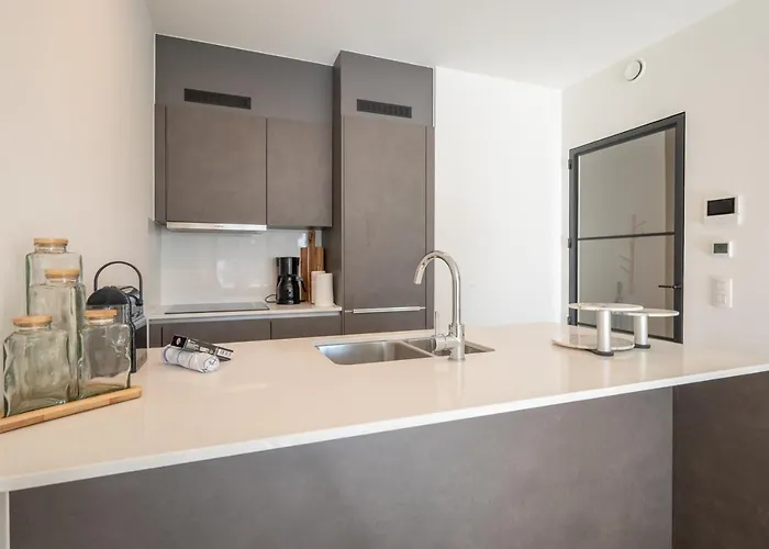 Modern 2bedroom W Balcony Near The Ostende